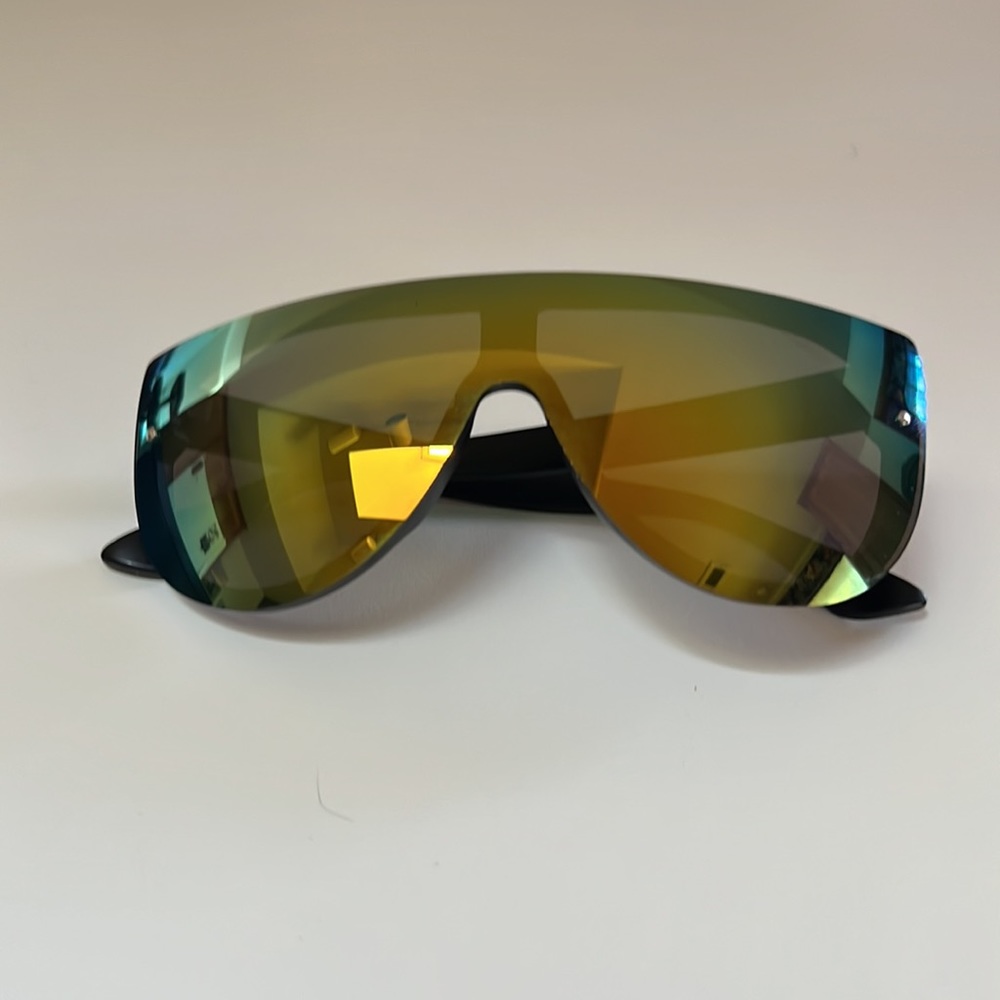 Polarized Lense Men’s Sunglasses - Picture 4 of 4